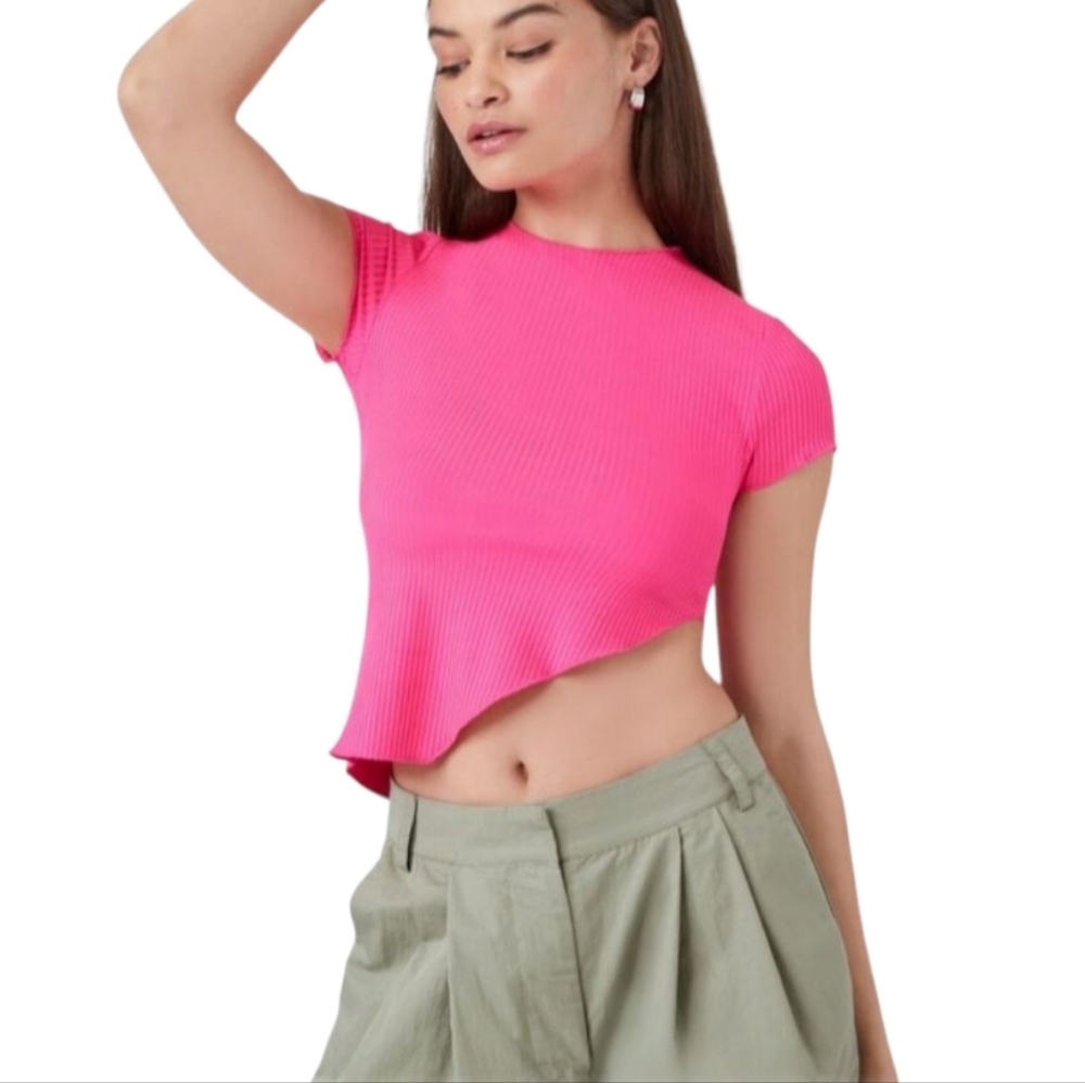 NWOT Forever 21 Ribbed Asymmetrical Crop Top Size XS Hot Pink.